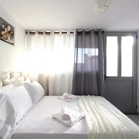 Poda Guest house *